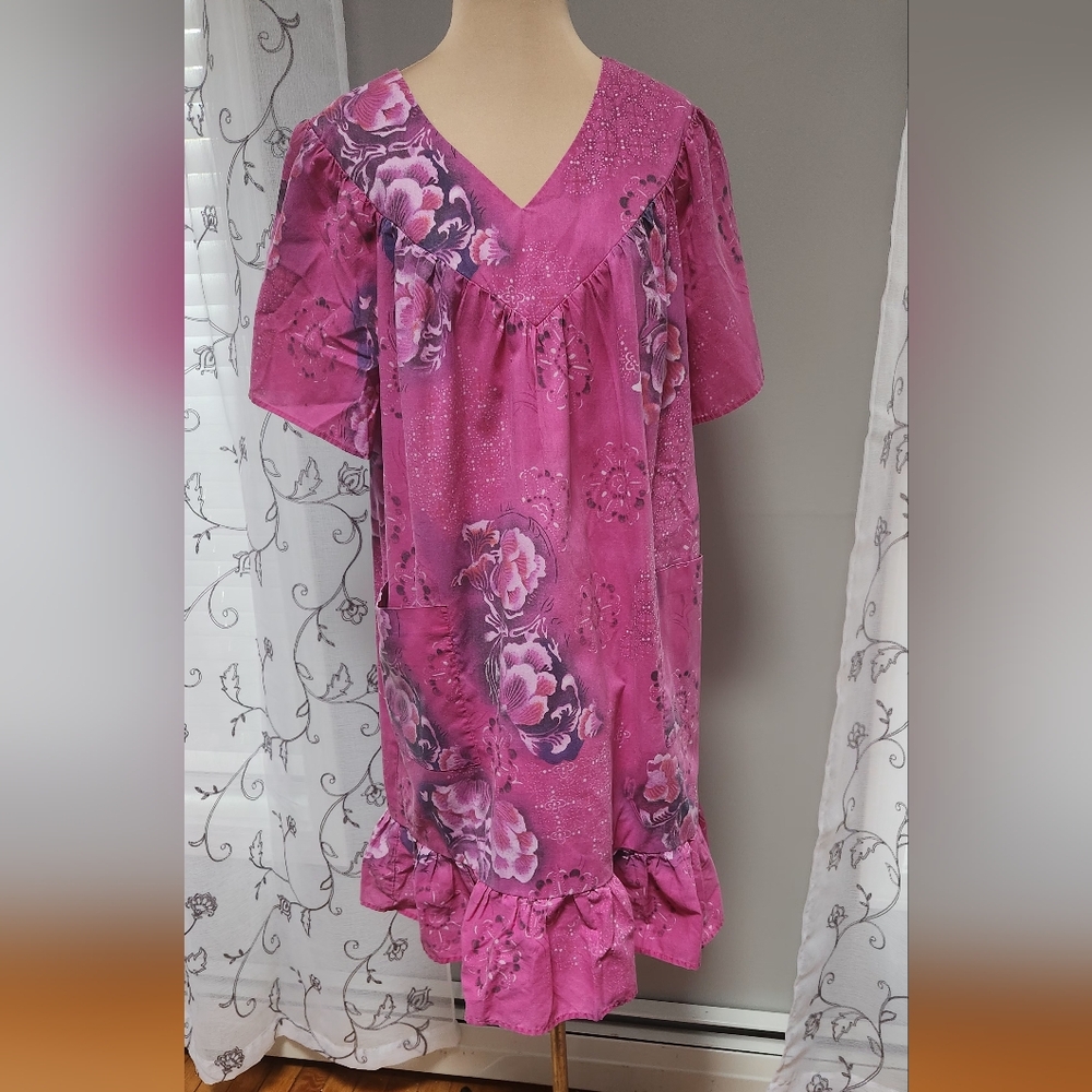 Vintage Haband MuuMuu Caftan Floral Womens Dress Medium V-Neck Pink Short Sleeve
